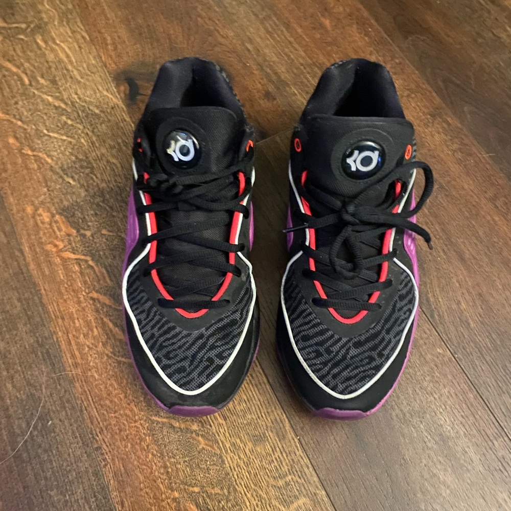 Black and Purple Men’s Athletic Shoes